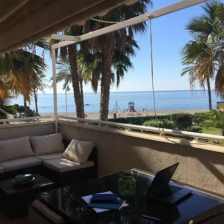 Frente Al Mar *
